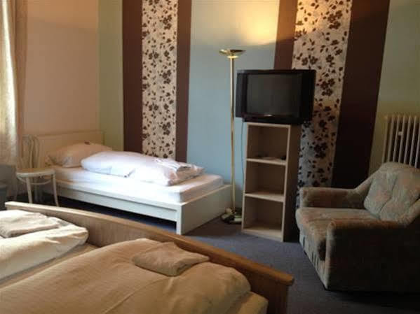 Hotel Neun 3/4 سيل المظهر الخارجي الصورة